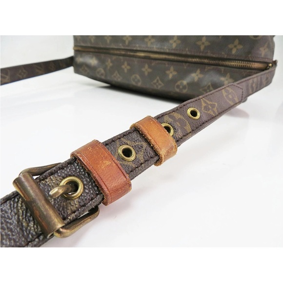 Louis Vuitton Men's Brown Monogram Messenger Bag - Picture 13 of 16